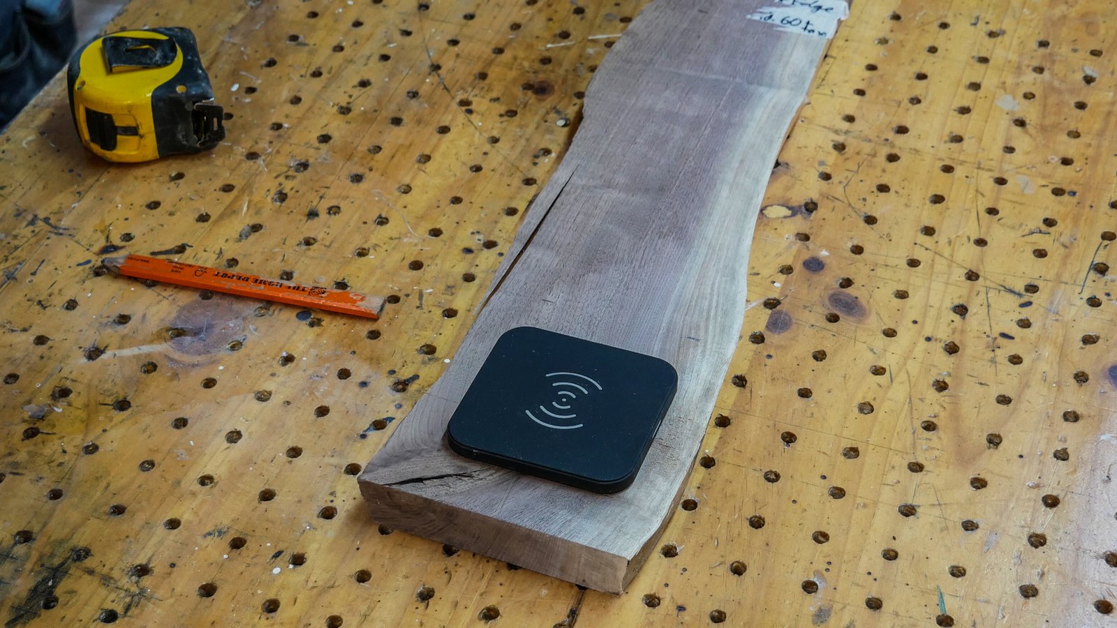 Wireless Charger (4 of 26)